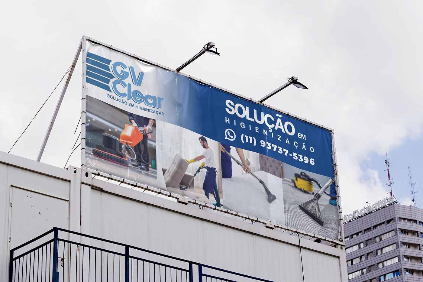 graphic design  print Outdoor car catalog comercial presentation Van
